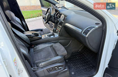 Внедорожник / Кроссовер Audi Q7 2010 в 