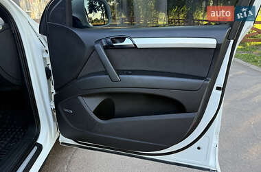 Внедорожник / Кроссовер Audi Q7 2010 в 
