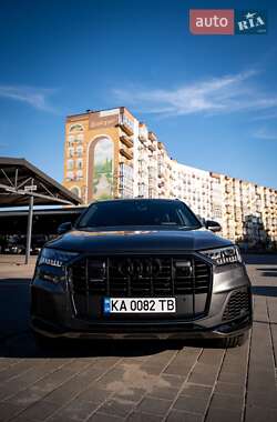 Позашляховик / Кросовер Audi Q7 2019 в 