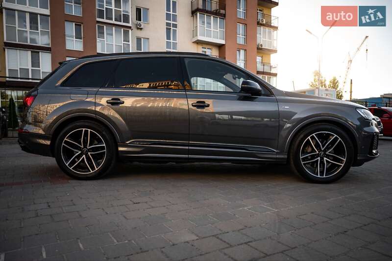 Внедорожник / Кроссовер Audi Q7 2019 в Житомире