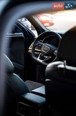 Позашляховик / Кросовер Audi Q7 2019 в 