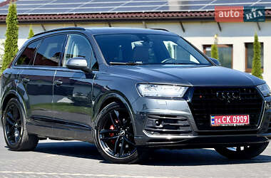 Внедорожник / Кроссовер Audi Q7 2017 в 