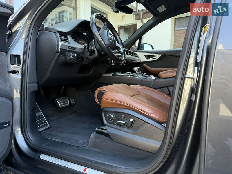 Позашляховик / Кросовер Audi Q7 2017 в Львові