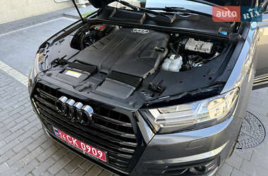 Внедорожник / Кроссовер Audi Q7 2017 в 