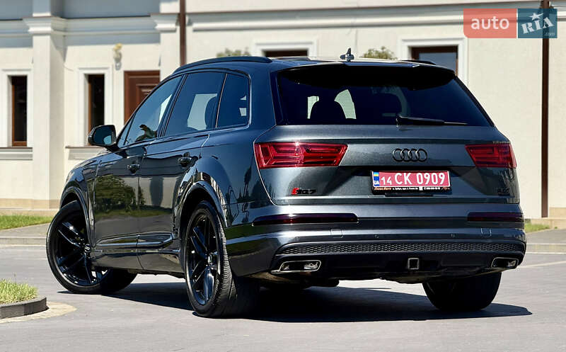 Позашляховик / Кросовер Audi Q7 2017 в Львові