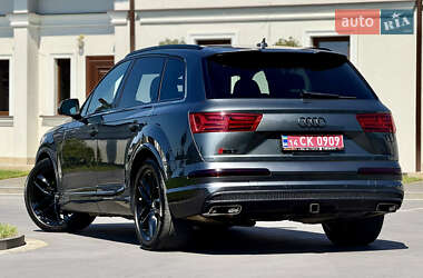 Внедорожник / Кроссовер Audi Q7 2017 в 