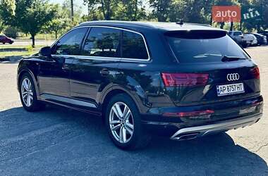 Позашляховик / Кросовер Audi Q7 2016 в 