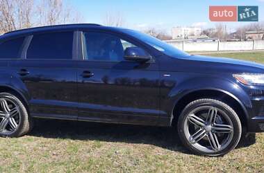Внедорожник / Кроссовер Audi Q7 2011 в 