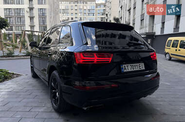 Внедорожник / Кроссовер Audi Q7 2016 в 