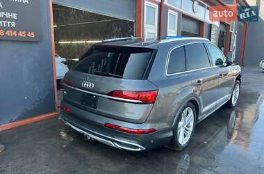 Внедорожник / Кроссовер Audi Q7 2020 в 