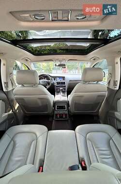 Позашляховик / Кросовер Audi Q7 2012 в 