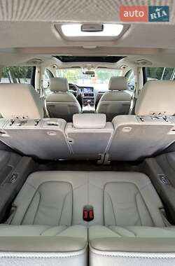 Позашляховик / Кросовер Audi Q7 2012 в 