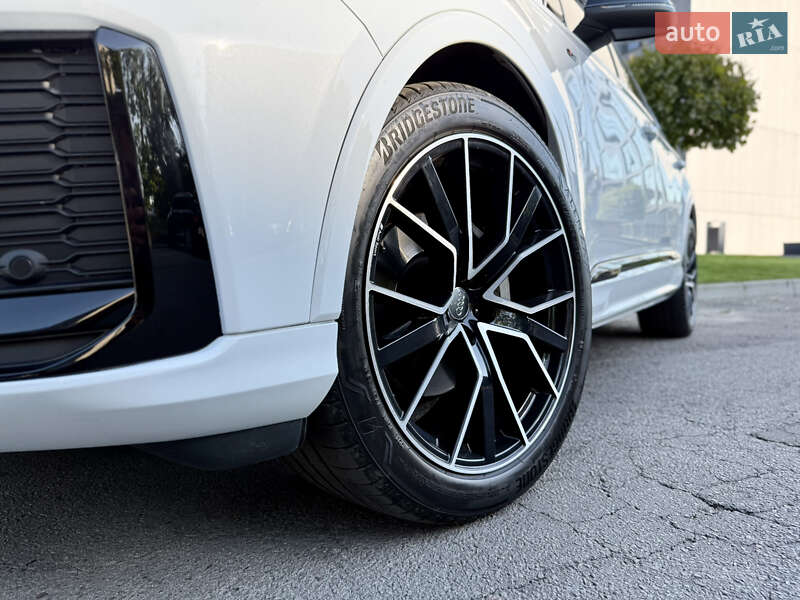 Позашляховик / Кросовер Audi Q7 2021 в Львові