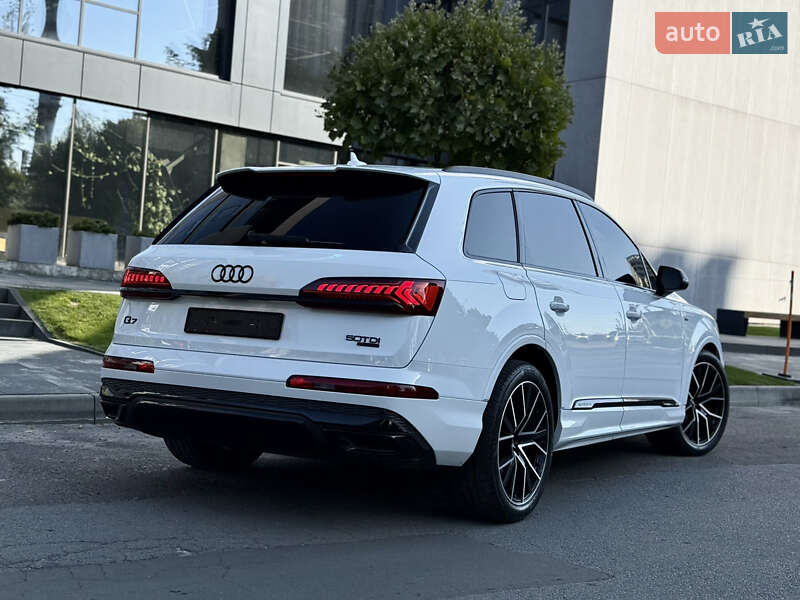 Позашляховик / Кросовер Audi Q7 2021 в Львові