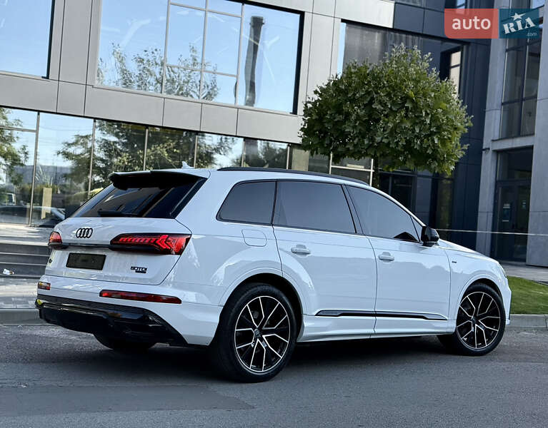 Позашляховик / Кросовер Audi Q7 2021 в Львові