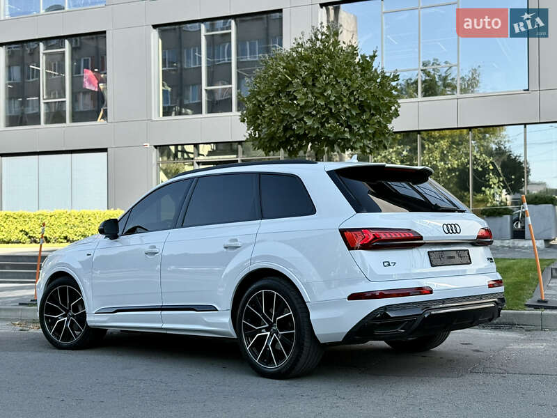 Позашляховик / Кросовер Audi Q7 2021 в Львові