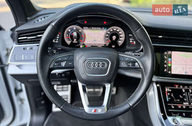 Внедорожник / Кроссовер Audi Q7 2021 в 