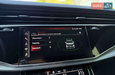 Внедорожник / Кроссовер Audi Q7 2021 в 