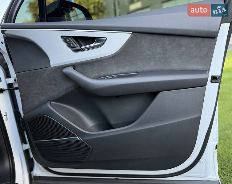 Позашляховик / Кросовер Audi Q7 2021 в Львові