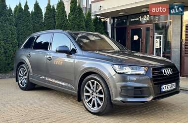 Позашляховик / Кросовер Audi Q7 2019 в 