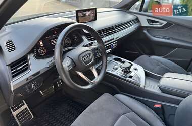 Позашляховик / Кросовер Audi Q7 2019 в 