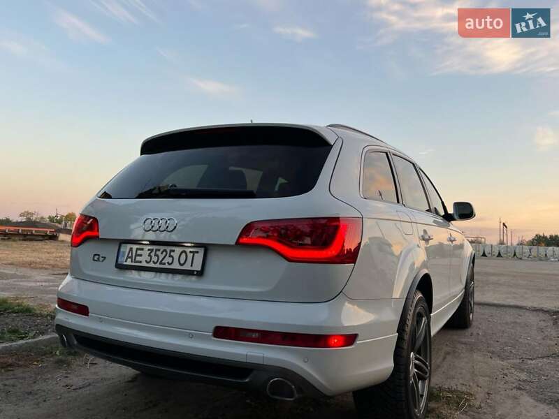 Внедорожник / Кроссовер Audi Q7 2013 в Днепре