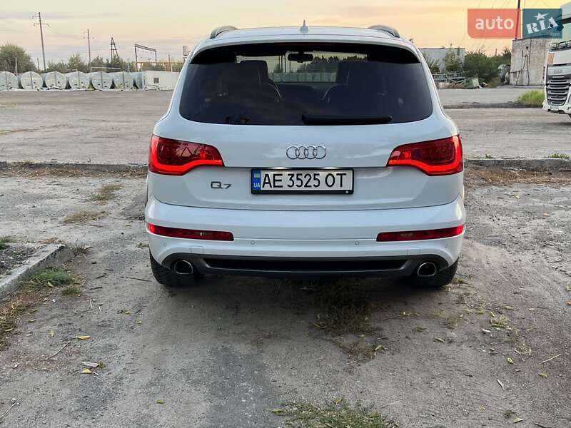 Внедорожник / Кроссовер Audi Q7 2013 в Днепре