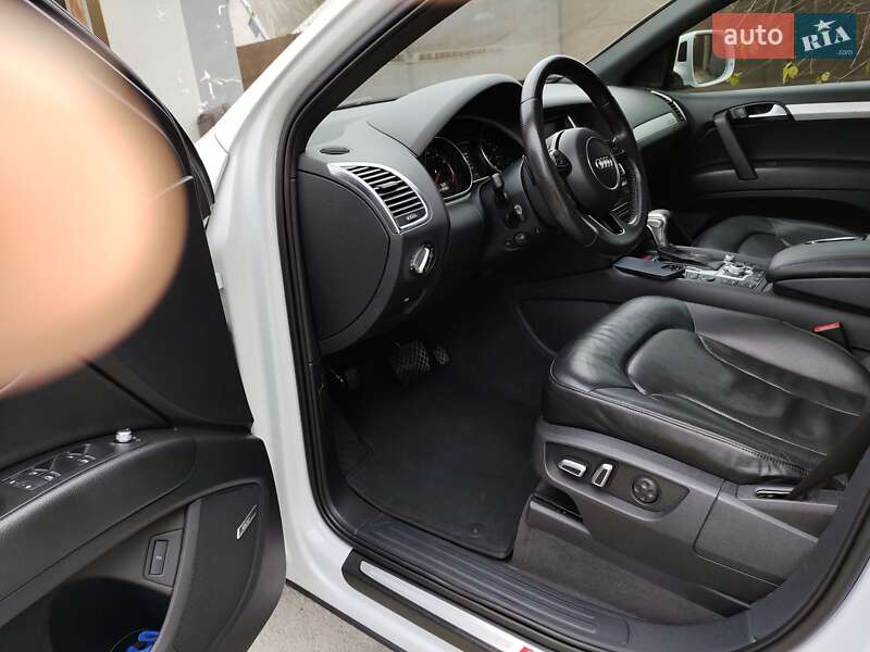 Внедорожник / Кроссовер Audi Q7 2013 в Днепре