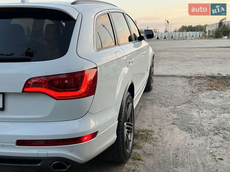 Позашляховик / Кросовер Audi Q7 2013 в Дніпрі