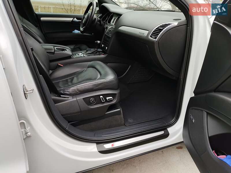 Внедорожник / Кроссовер Audi Q7 2013 в Днепре