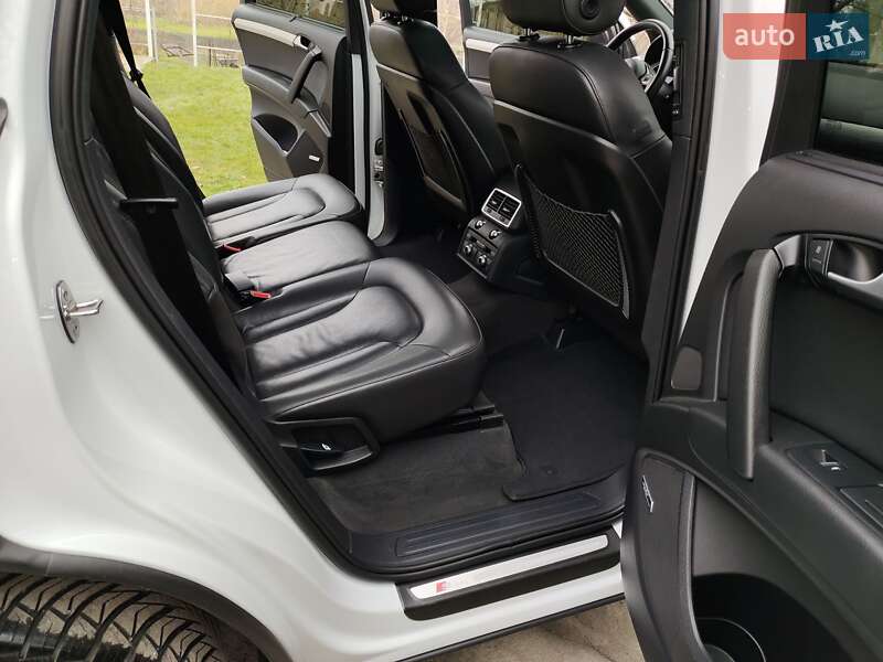 Позашляховик / Кросовер Audi Q7 2013 в Дніпрі