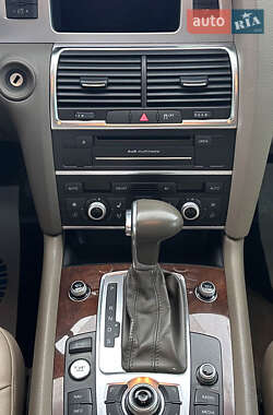Внедорожник / Кроссовер Audi Q7 2012 в 