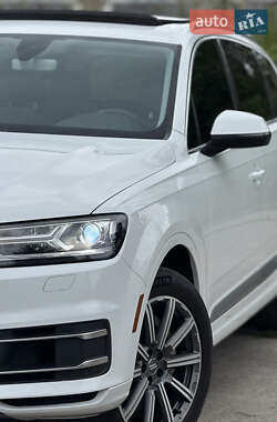 Внедорожник / Кроссовер Audi Q7 2017 в 
