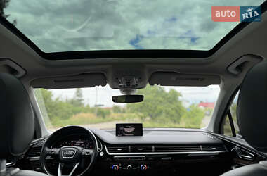 Внедорожник / Кроссовер Audi Q7 2017 в 