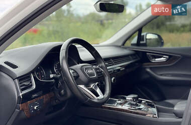 Внедорожник / Кроссовер Audi Q7 2017 в 