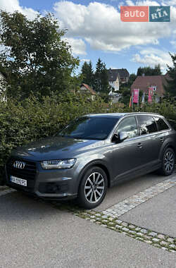 Внедорожник / Кроссовер Audi Q7 2017 в 