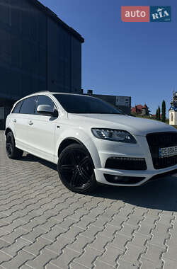 Позашляховик / Кросовер Audi Q7 2012 в Чернівцях