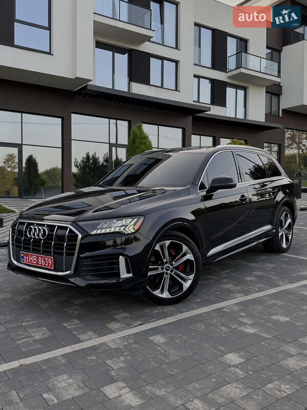 Позашляховик / Кросовер Audi Q7 2020 в Ужгороді