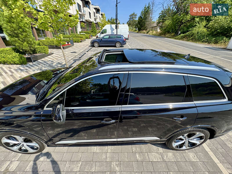 Позашляховик / Кросовер Audi Q7 2020 в Ужгороді