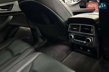 Позашляховик / Кросовер Audi Q7 2018 в 