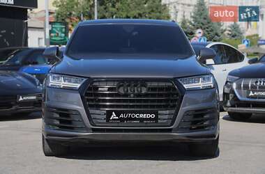 Позашляховик / Кросовер Audi Q7 2016 в 