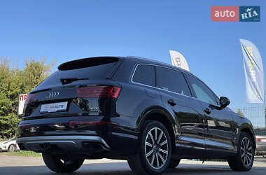 Внедорожник / Кроссовер Audi Q7 2015 в 