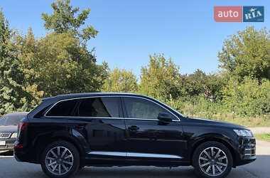 Внедорожник / Кроссовер Audi Q7 2015 в 