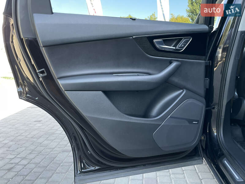 Внедорожник / Кроссовер Audi Q7 2015 в Бердичеве