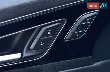 Внедорожник / Кроссовер Audi Q7 2015 в 