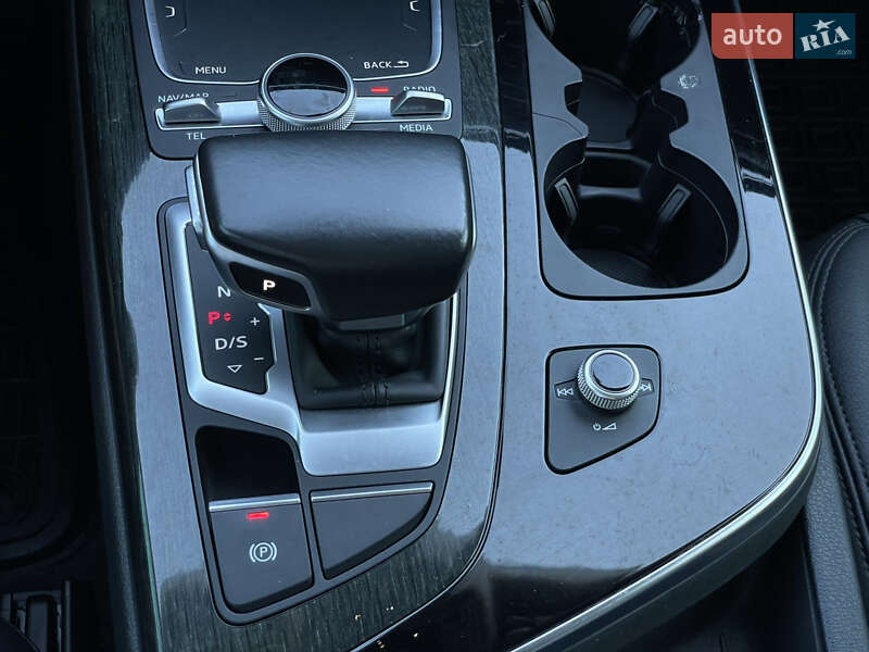 Внедорожник / Кроссовер Audi Q7 2015 в Бердичеве