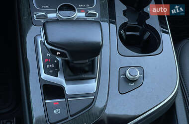 Внедорожник / Кроссовер Audi Q7 2015 в 