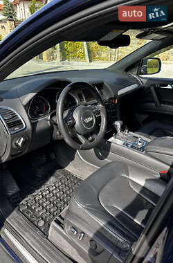 Позашляховик / Кросовер Audi Q7 2011 в 