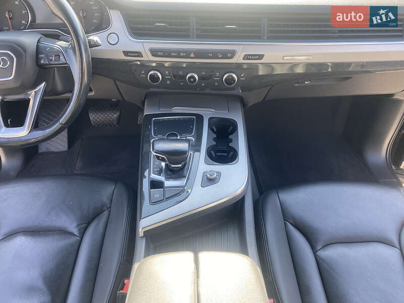 Позашляховик / Кросовер Audi Q7 2017 в Вінниці