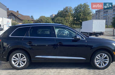 Внедорожник / Кроссовер Audi Q7 2017 в 